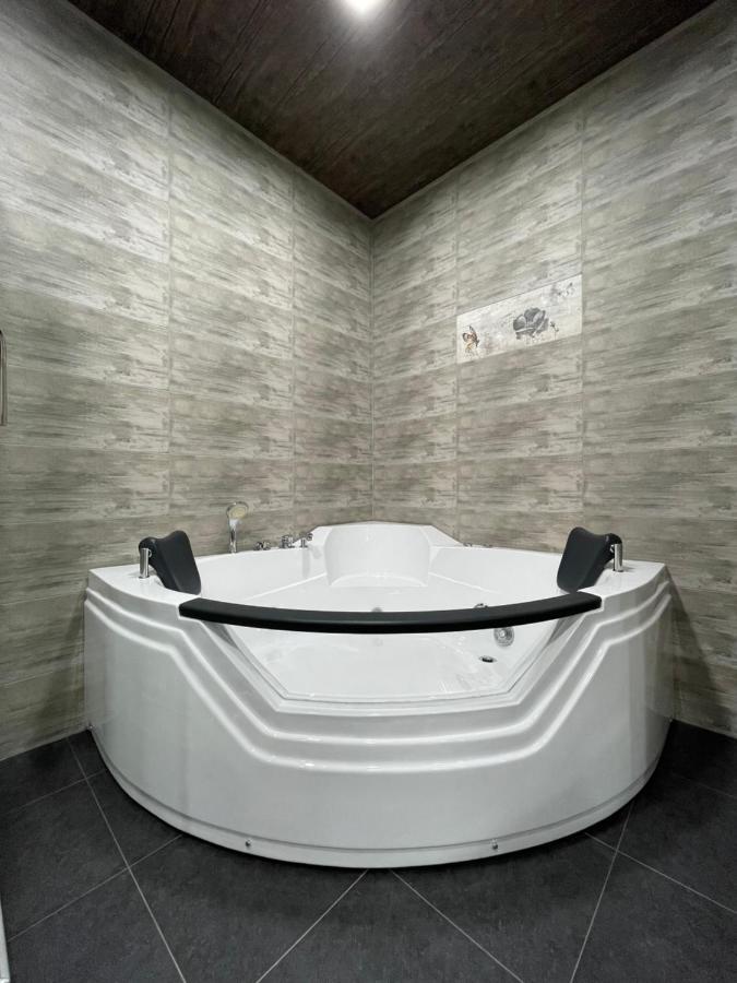 Central Hotel Gümrü Dış mekan fotoğraf