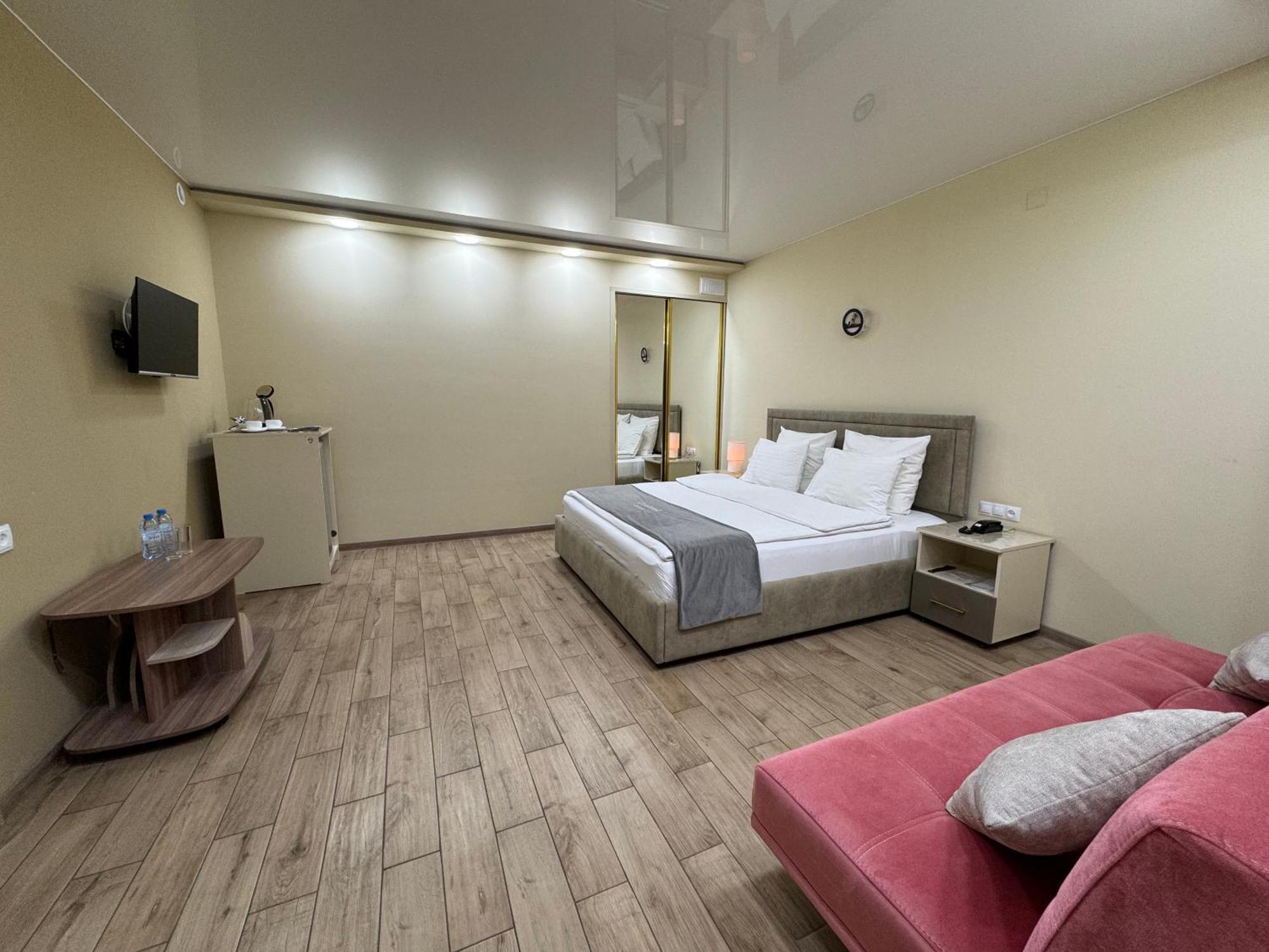 Central Hotel Gümrü Dış mekan fotoğraf